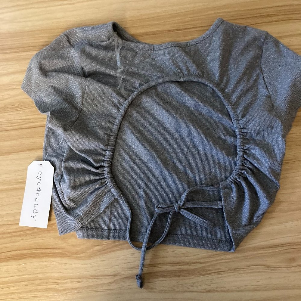 Gray crop top back cut out
